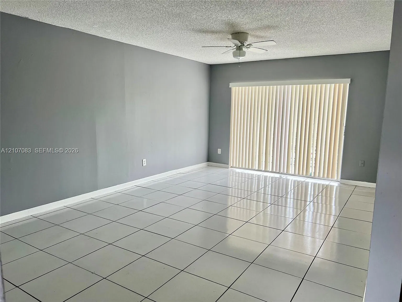 Brookfield Square Condo — Photo 4