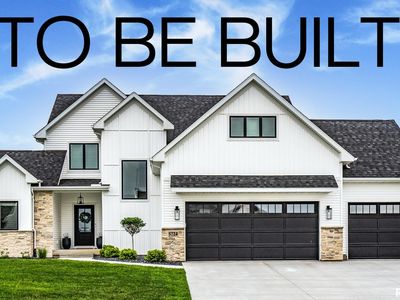 39 Country Club Ct, Le Claire, IA, 52753