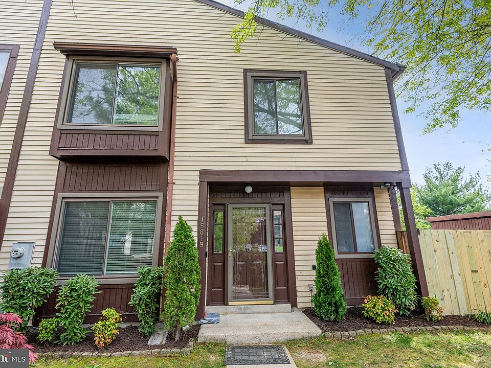 1st image of 15819 Deer Creek Ct