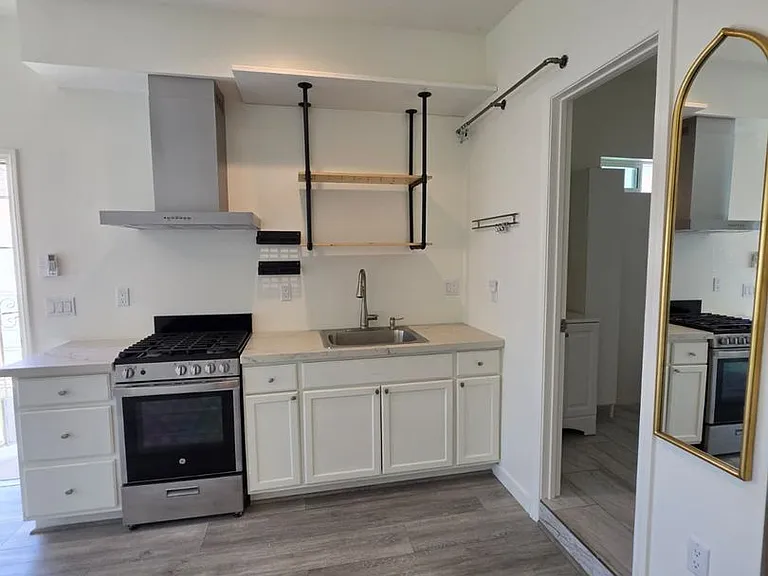 1319 Thermal Ave — Photo 42