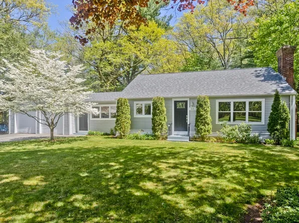 1883 Parker St, Springfield, MA 01128