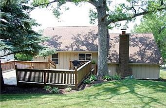 A Back Deck thats Perfect for Entertaining