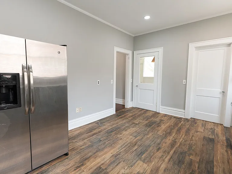 501 Steele St — Photo 41