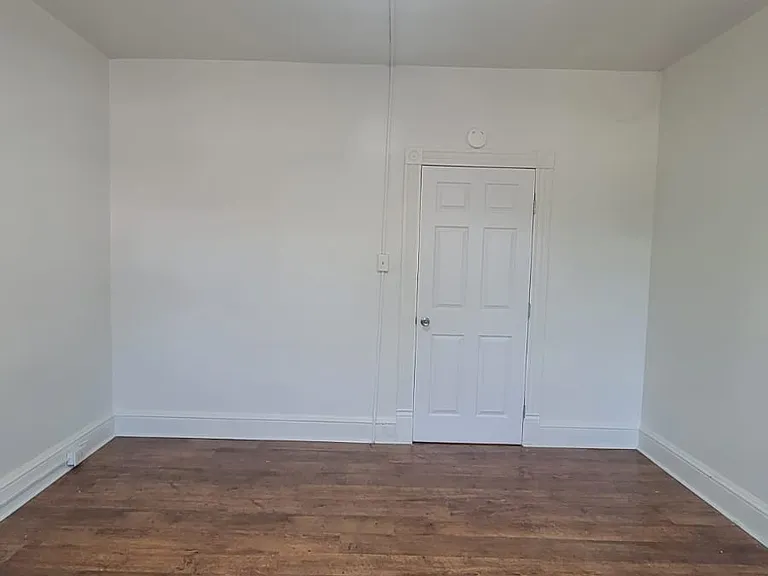 400 W Market St #3 — Photo 9