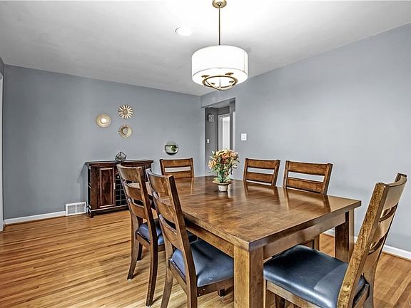 2nd image of 324 Traverse Blvd