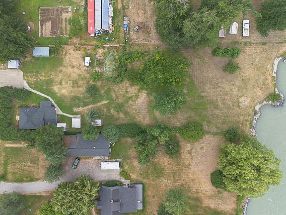 2nd image of 1615 Birch Island Lost Creek Rd
