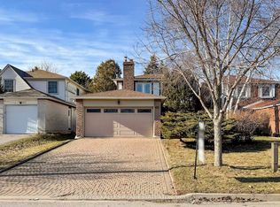 62 Dersingham Cres, Markham, ON L3T 4E8