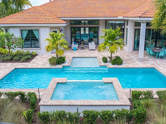 Dahlia Pool and Lanai