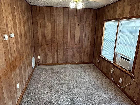 4th image of 2605 SW B Ave #1