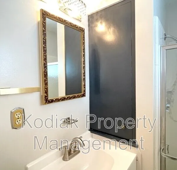 4099 S Madison Ave — Photo 22