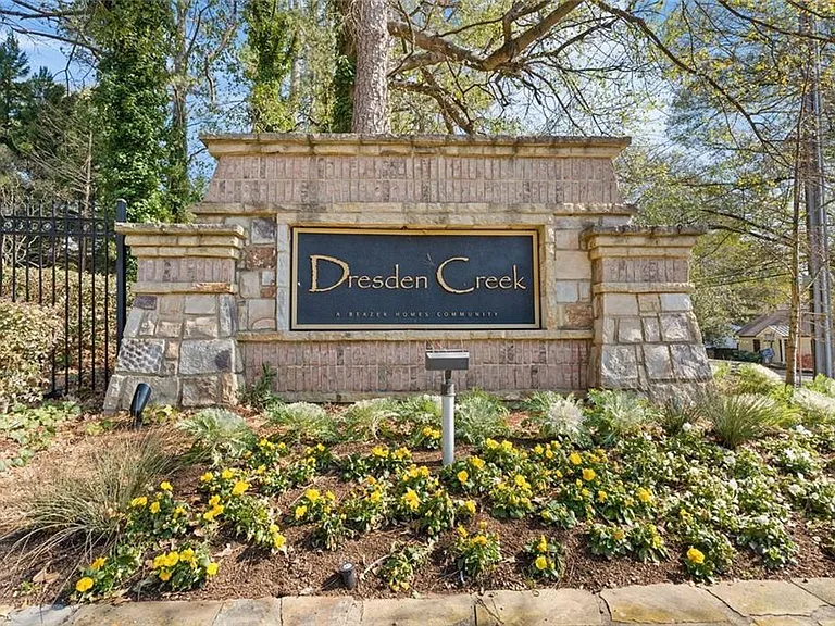 2763 Durham Dr NE — Photo 10