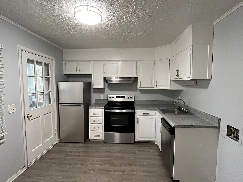 1200 Craigmont Dr