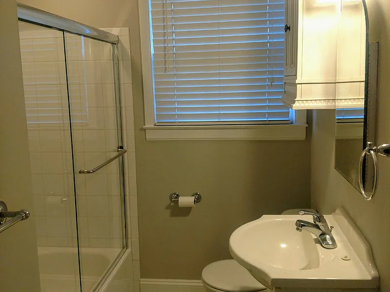 2418 Acadia St — Photo 14