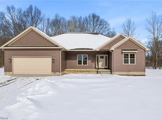 2310 Wilshire Dr, Cortland, OH
