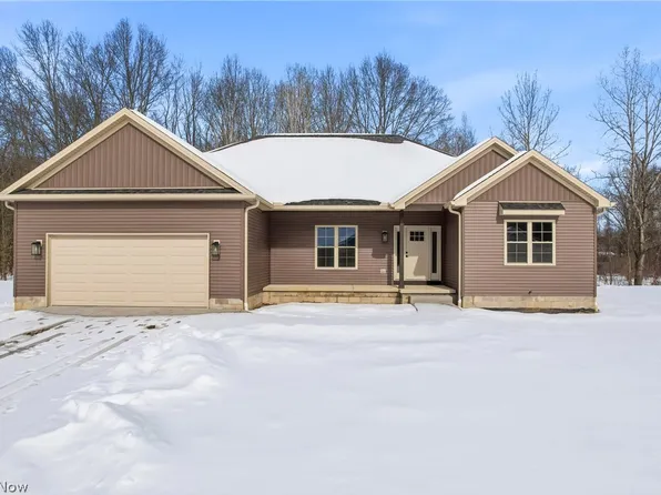 2310 Wilshire Dr, Cortland, OH 44410