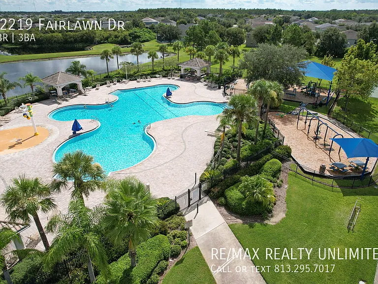 12219 Fairlawn Dr — Photo 44