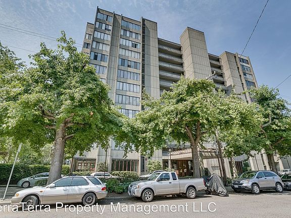 2nd image of 601 Belmont Ave E APT B2