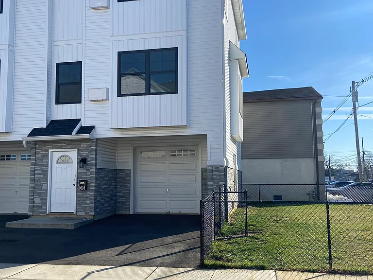 36 N Shore St #36 — Photo 7