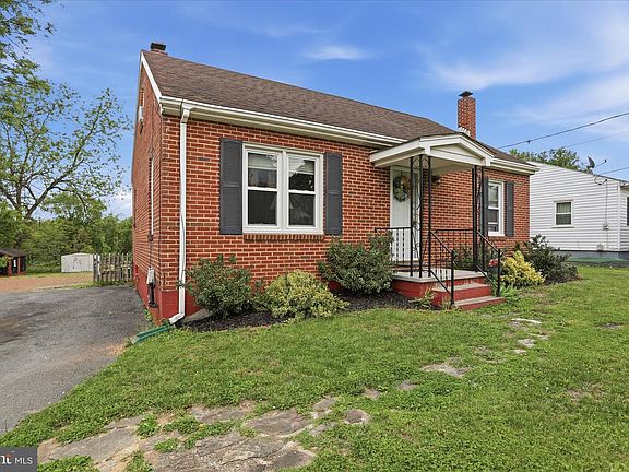 2nd image of 2066 Broad Ln