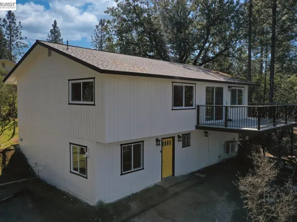 12017 Hillhurst Cir, Groveland, CA 95321