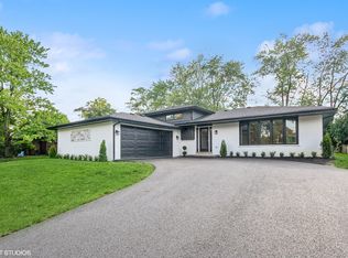 8227 Scenic Dr, Willow Springs, IL 60480