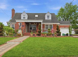 57 Bradford Rd, Valley Stream, NY 11580