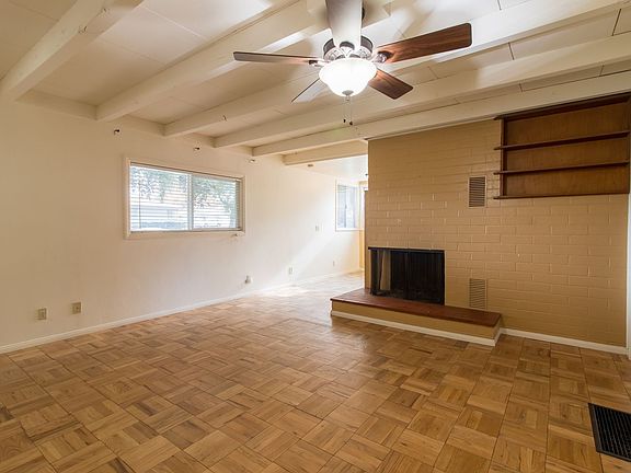 3rd image of 302 La Paloma St #306