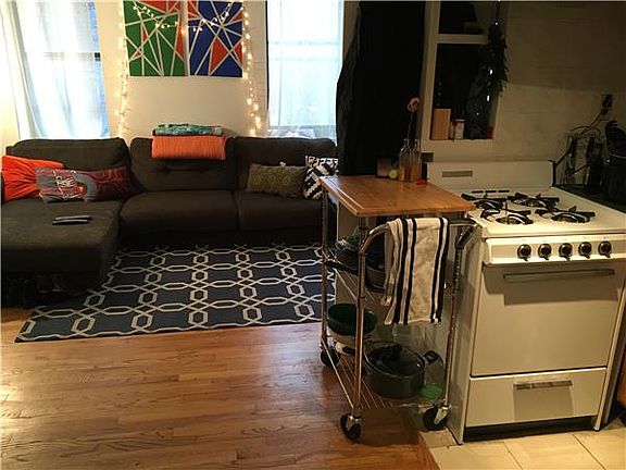 3rd image of 119 Essex St APT 4R