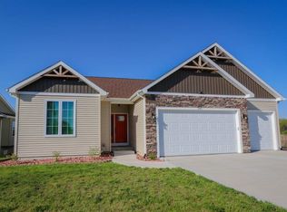 2581 Nature View Dr, Warsaw, IN 46582