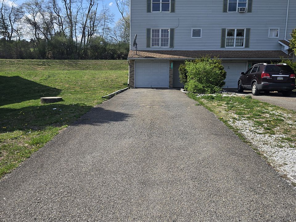 1st image of 151 Victoria Arms Cir #7