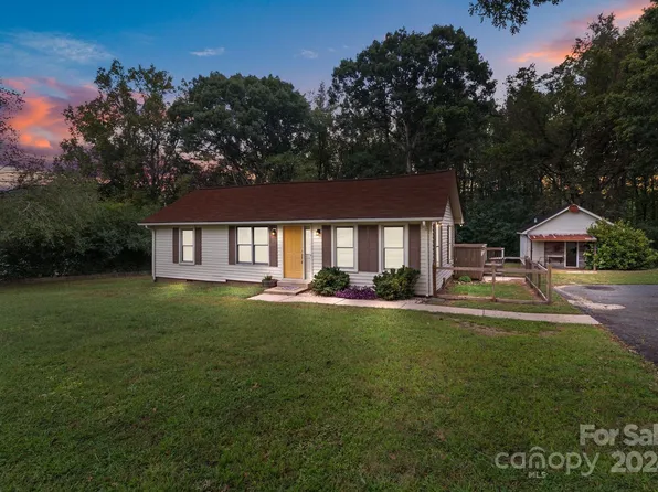 902 Oval St, Kannapolis, NC 28081