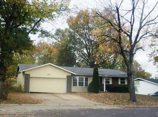 12028 Rosevalley Ln, Saint Louis, MO 63138