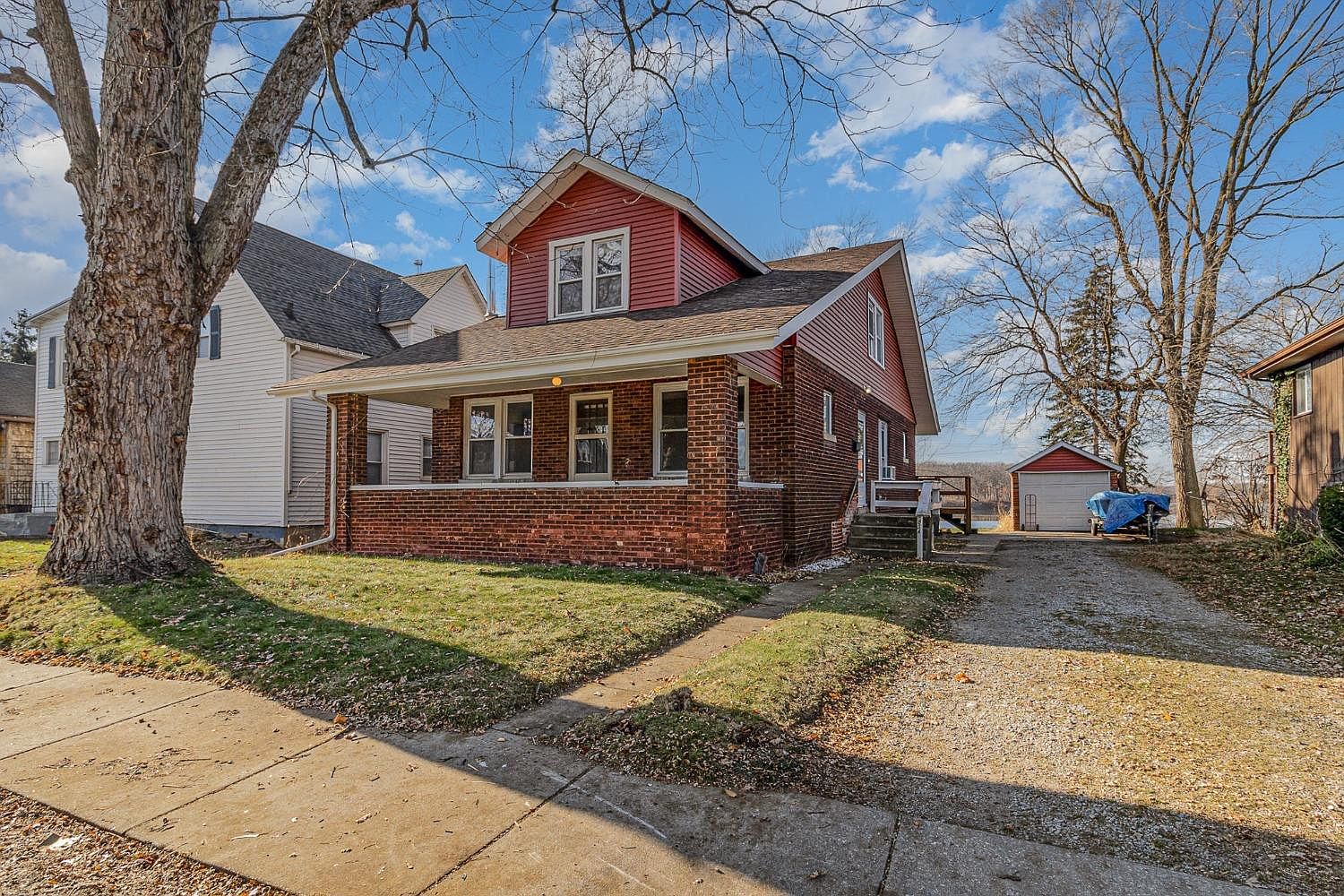 634 Water St, Hobart, IN 46342 Zillow