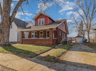 634 Water St, Hobart, IN 46342