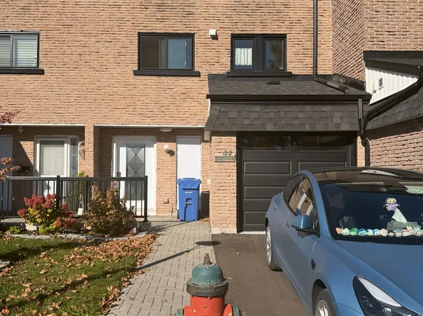 44 Henderson Dr, Aurora, ON L4G 3L2