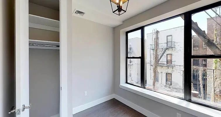 Rented by Reavis | media 8