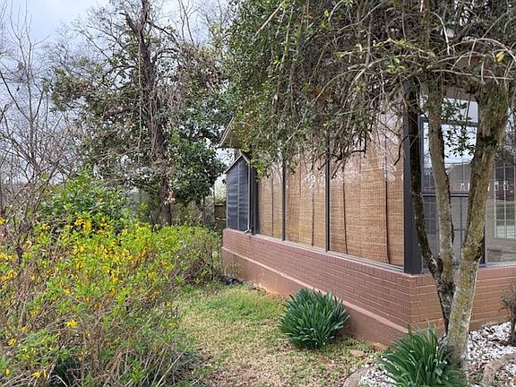 4th image of 113 S Main St