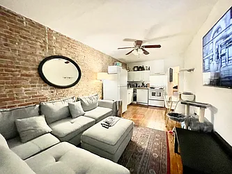 Rented by Aracely Cometti Fan