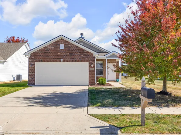 3421 Firethorn Dr, Whitestown, IN 46075