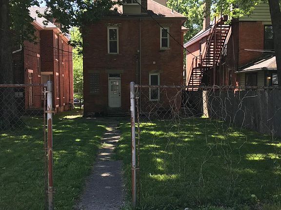 2nd image of 1358 Neil Ave