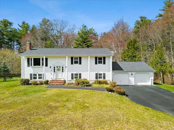 100 Lexington St, Hanson, MA 02341