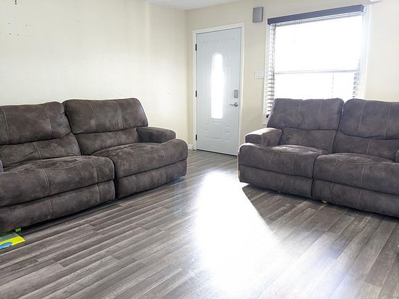2nd image of 4878 Axtell St