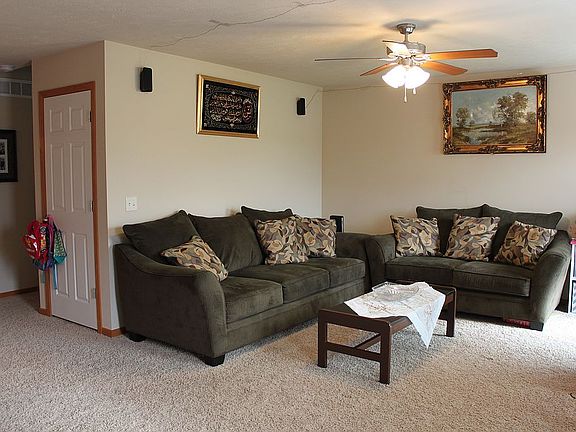 Living Room 2 Windows, Deck