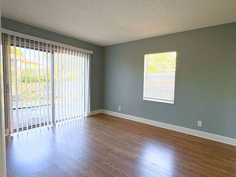 5855 S 37th St #5857 — Photo 15