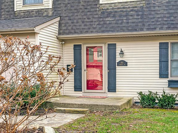 2nd image of 561 Lambourne Ave