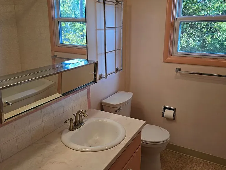 119 Greenleaf Ave — Photo 9
