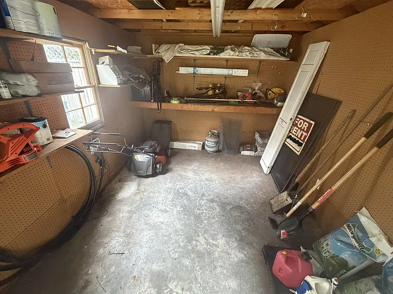 213 Haynsworth St — Photo 34