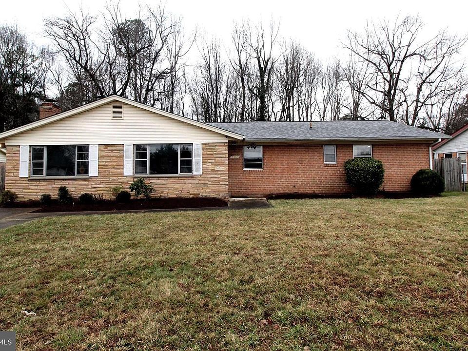 1st image of 7015 Dower House Rd