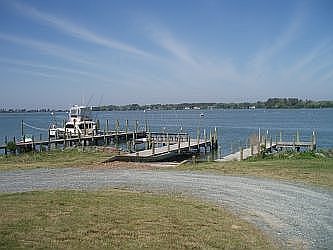 Resident Dock & Boat Ramp