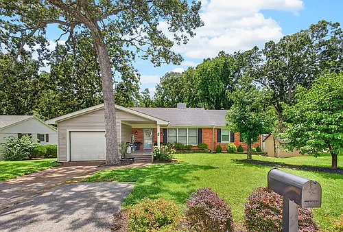 1228 Elizabeth St Photo 1